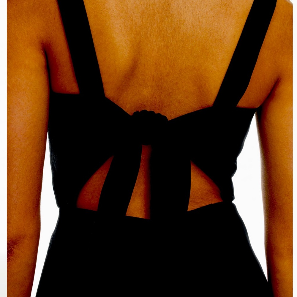 Aperature Tie-Back Dress
